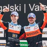 Die Sieger Valentino Catalano (links) und Robin Rogalski (rechts) lassen sich feiern